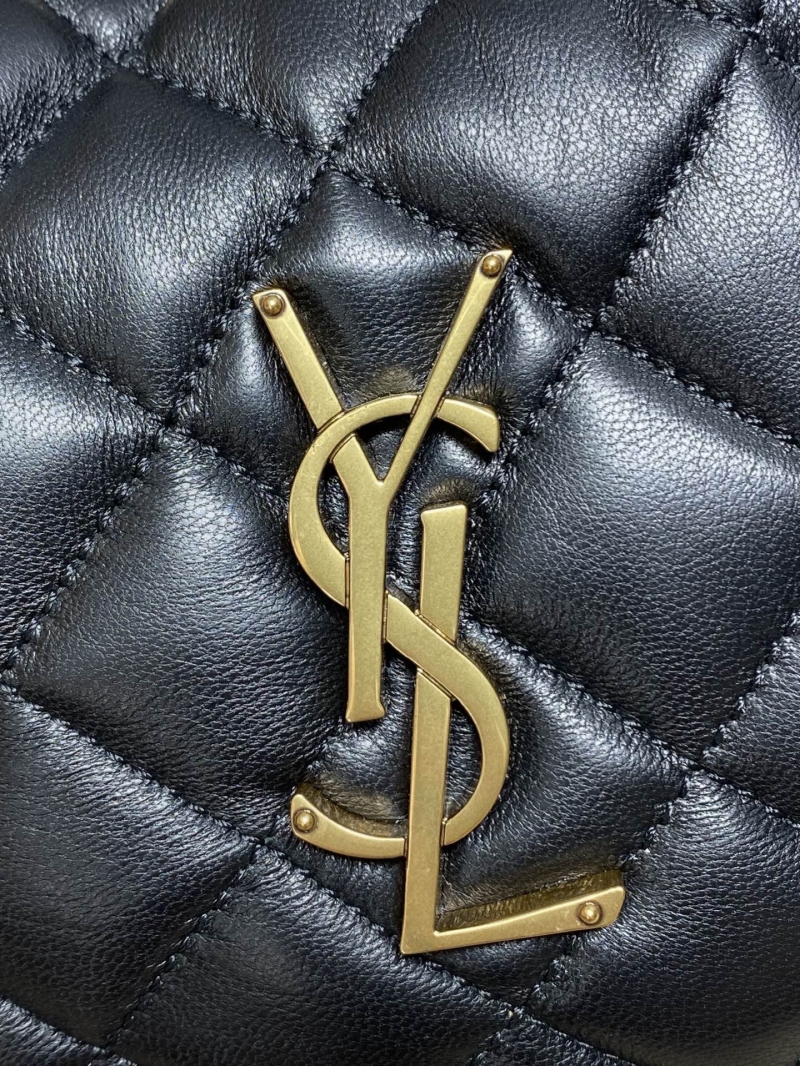 Y51 clutch bags